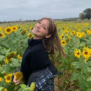 Meet your Posher, Izabelle